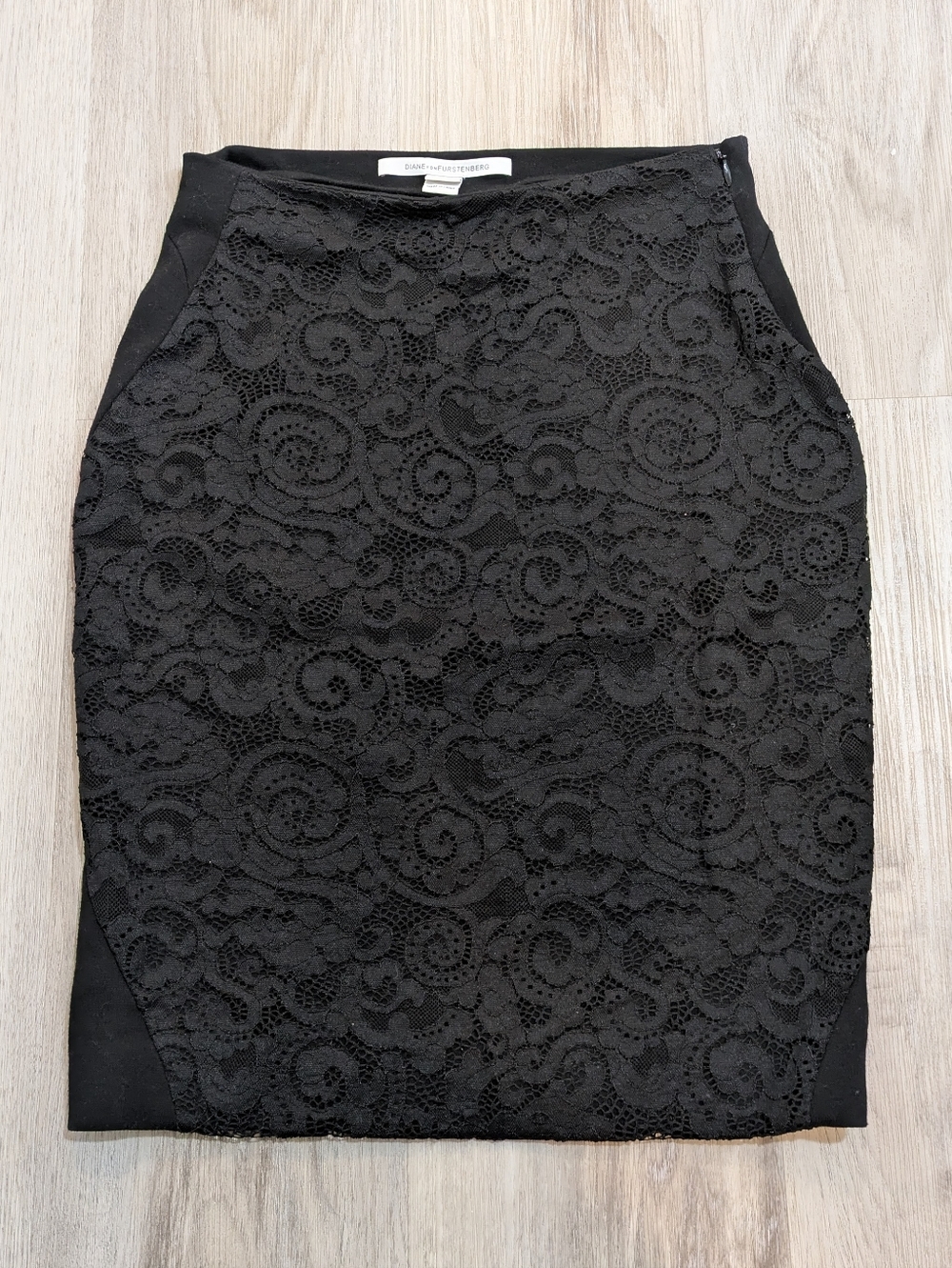 Diane von Furstenberg Black Lace Pencil Skirt - Size 0